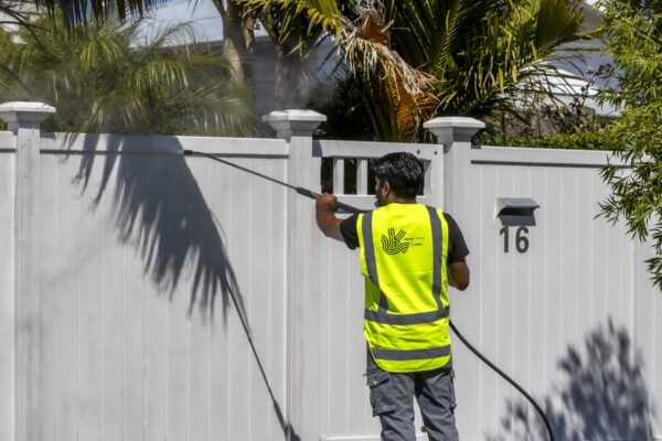 Professional exterior house washing in New Zealand using high-pressure waterblasting by Kowhai Cleaning team.